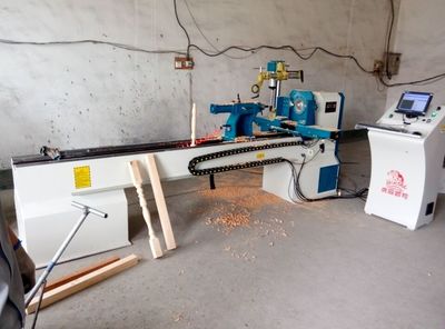 专业筑梦 2.5米大型数控木工车床助力建筑艺术与木立柱制造新纪元